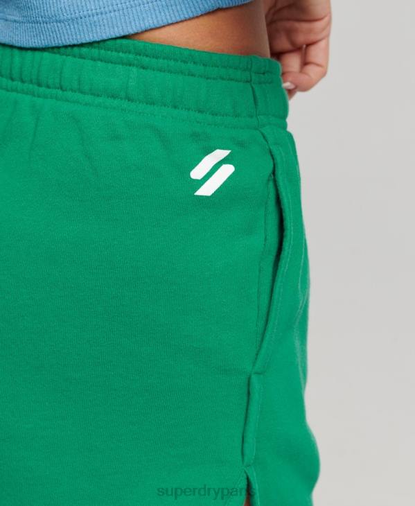 Superdry femmes short de sport core D64Z3119 vêtements vert