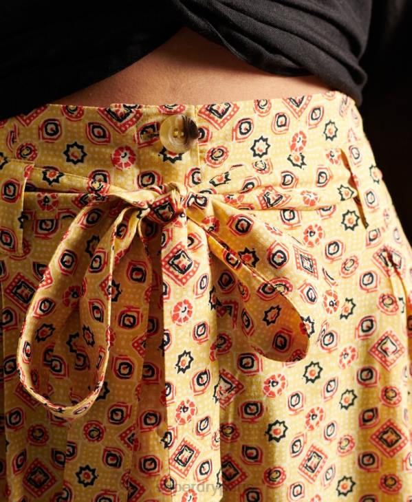 Superdry femmes short froncé imprimé D64Z3160 vêtements jaune
