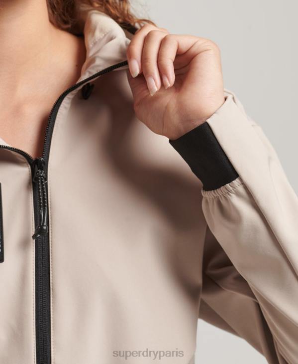 Superdry femmes veste softshell courte technique D64Z5521 vêtements beige