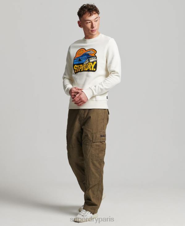 Superdry Hommes sweat ras du cou avec autocollant de voyage D64Z542 vêtements blanc