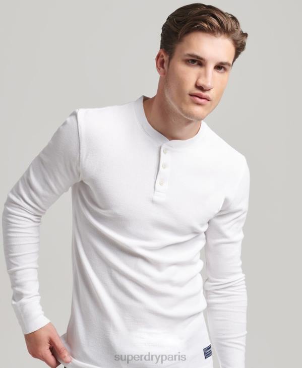 Superdry Hommes haut henley gaufré à manches longues en coton bio D64Z1463 vêtements blanc