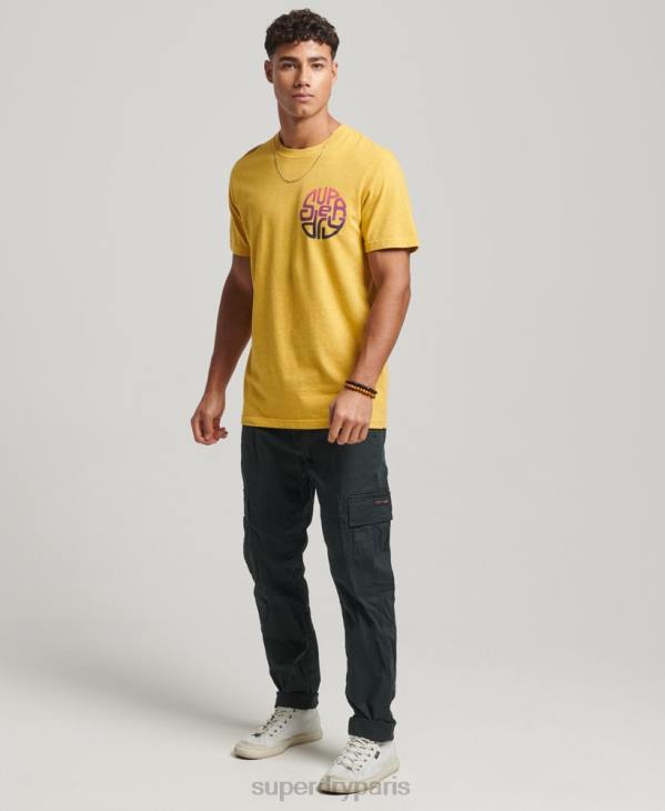 Superdry Hommes t-shirt autocollant de voyage vintage D64Z22 vêtements jaune