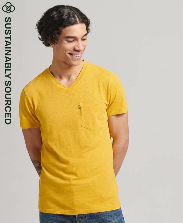 Superdry Hommes t-shirt col v en coton bio à poche flammée D64Z4801 vêtements jaune