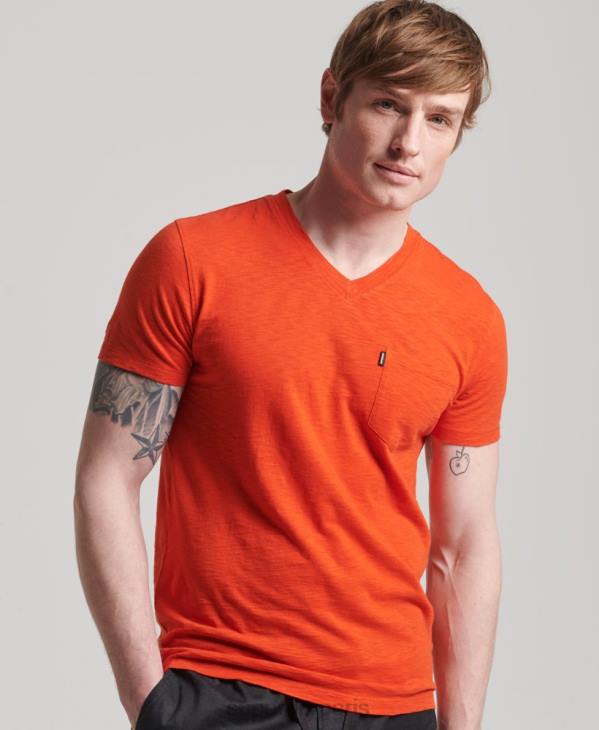 Superdry Hommes t-shirt col v en coton bio à poche flammée D64Z4810 vêtements orange