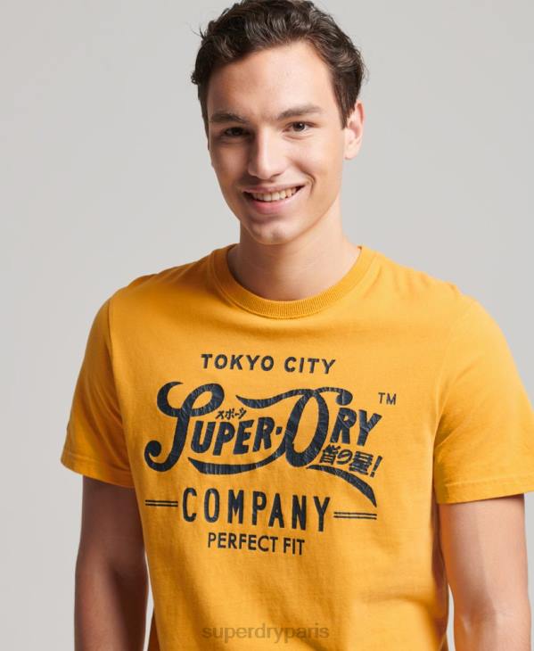Superdry Hommes t-shirt d'université de style script D64Z4948 vêtements jaune