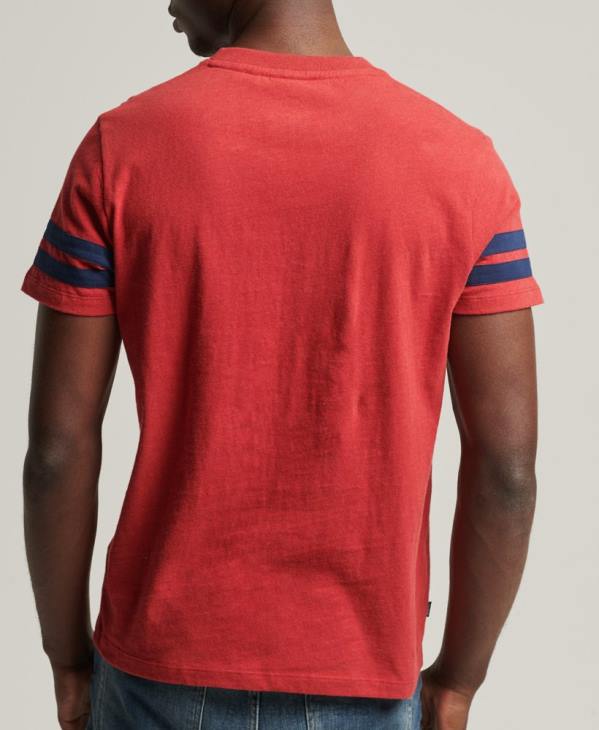 Superdry Hommes t-shirt quart-arrière en coton biologique à logo essentiel D64Z4844 vêtements rouge